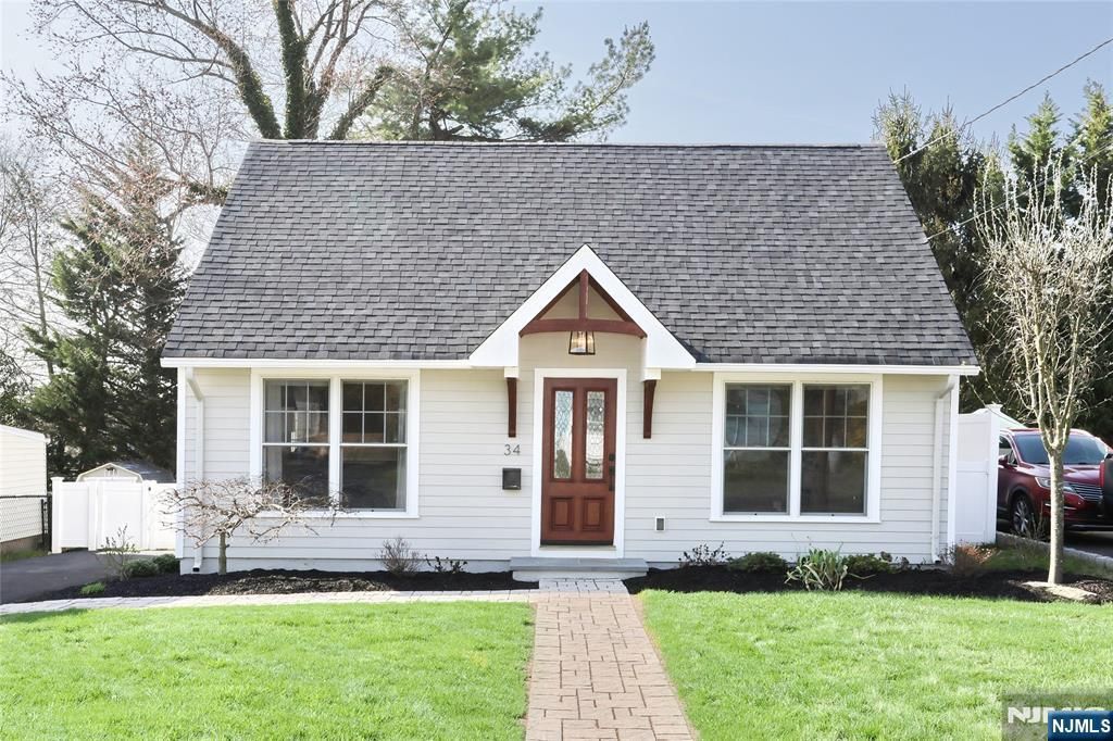 Photo of 34 Charles Terrace, Waldwick, NJ 07463 (MLS # 26012155)