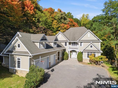 Photo of 8 Chapel Hill Court, Cedar Grove, NJ 07009 (MLS # 26039970)