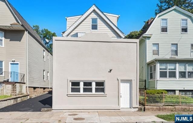 294 Park Street