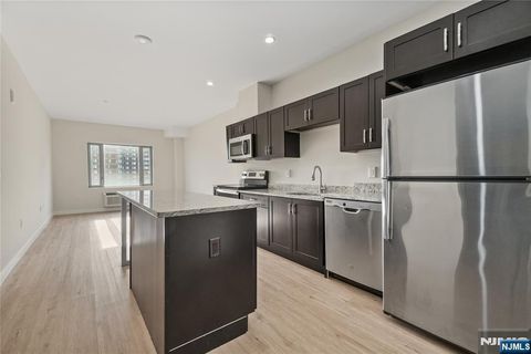 Photo of 69 Main St #1503, Fort Lee, NJ 07024 (MLS # 25042467)