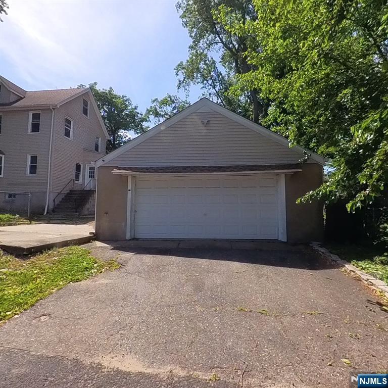 83 E Forest Avenue