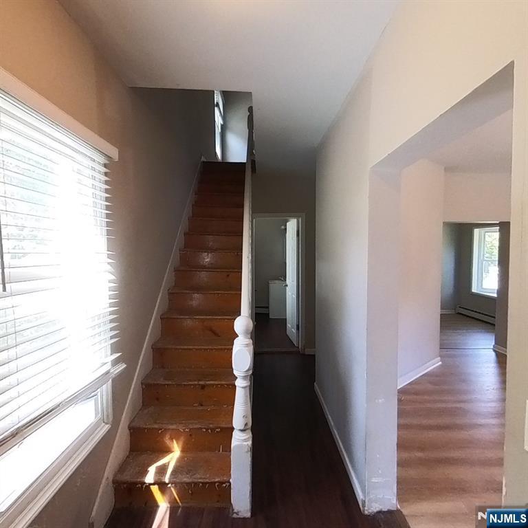 83 E Forest Avenue