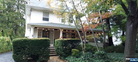 54 Washington Place 2nd flr Ridgewood NJ 07450