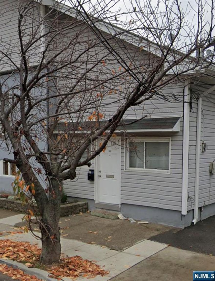 Spacious, updated two-bedroom apartment in the heart of Garfield! This apartment offers a nice sized living room right when you enter. The kitchen offers brand-new appliances that has space for a dining room. Two good sized bedrooms. Hardwood floors in living room and kitchen. Close by all major transportation! Gas, heat, hot water provided by the landlord. Pets Ok.