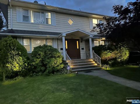 82 Cloverdale 2 Clifton NJ 07013