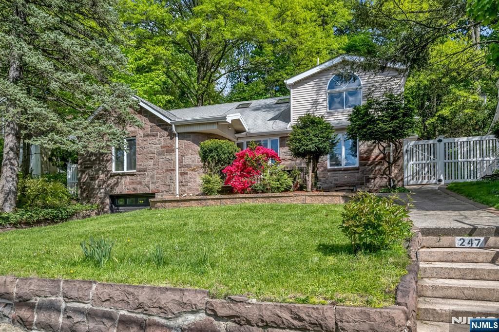 Photo of 247 Glenwood Avenue, Leonia, NJ 07605 (MLS # 26015464)