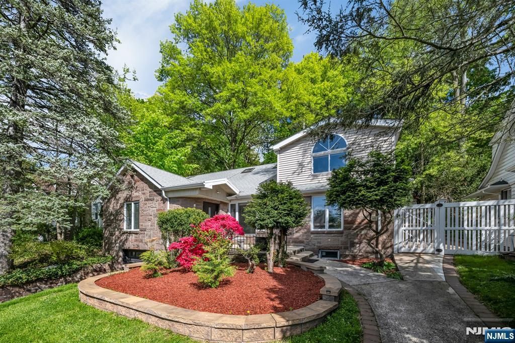 Photo of 247 Glenwood Avenue, Leonia, NJ 07605 (MLS # 26015464)