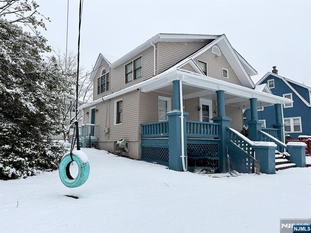 Photo of 80 Roosevelt Avenue, Bergenfield, NJ 07621 (MLS # 26007183)