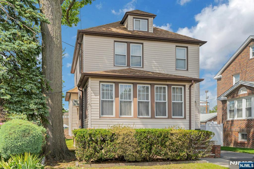 527 Brandon Place