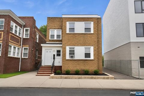 Photo of 395 S 15th Street, Newark, NJ 07103 (MLS # 26019702)