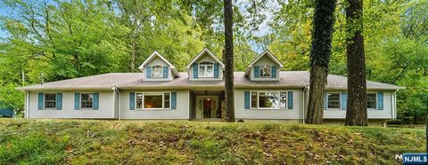 155 Glenside Trail Byram NJ 07871