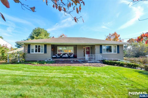 Photo of 32 Mohawk Trail, West Milford, NJ 07480 (MLS # 26038224)