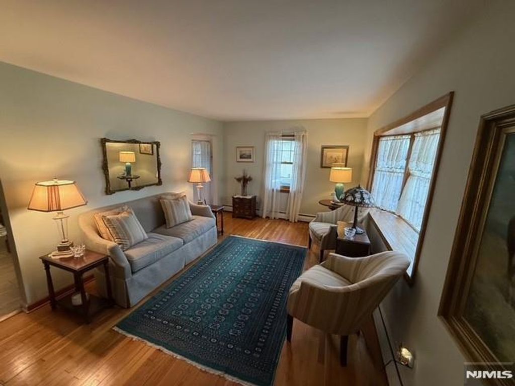 Photo of 24 Summit Avenue, Waldwick, NJ 07463 (MLS # 25041805)