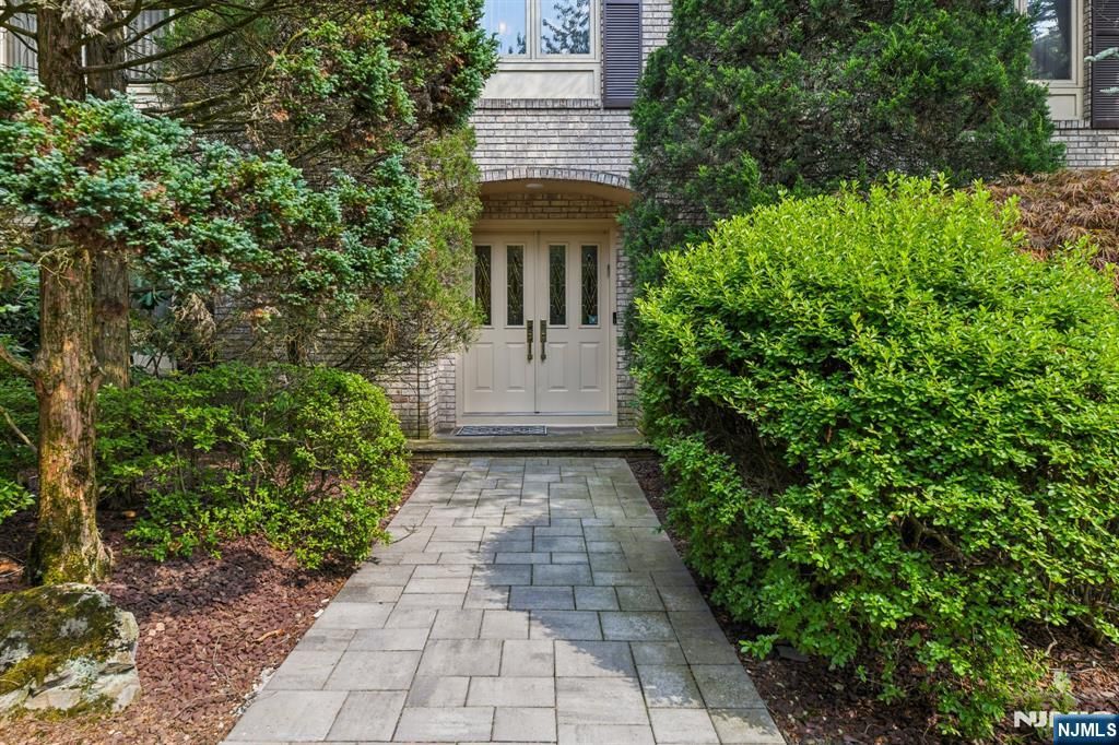 Photo of 12 Sandalwood Drive, Livingston, NJ 07039 (MLS # 26019062)