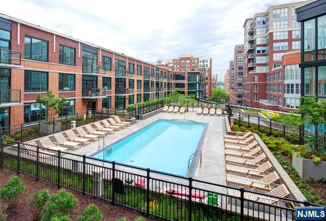 1100 Maxwell Lane 433