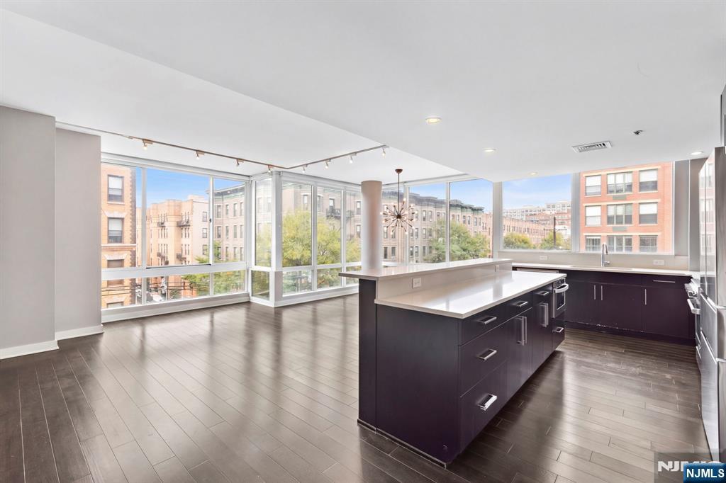 1100 Maxwell Lane 433