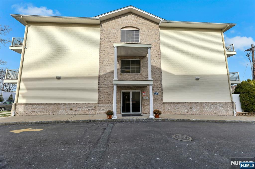 520 Victor Street 42