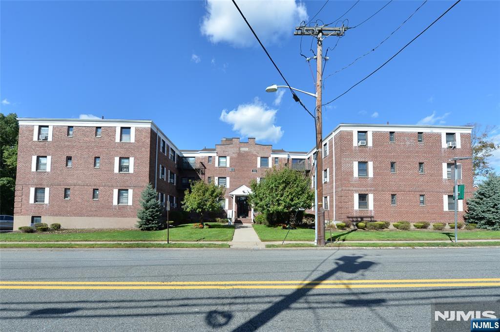 241 Main Street 3H