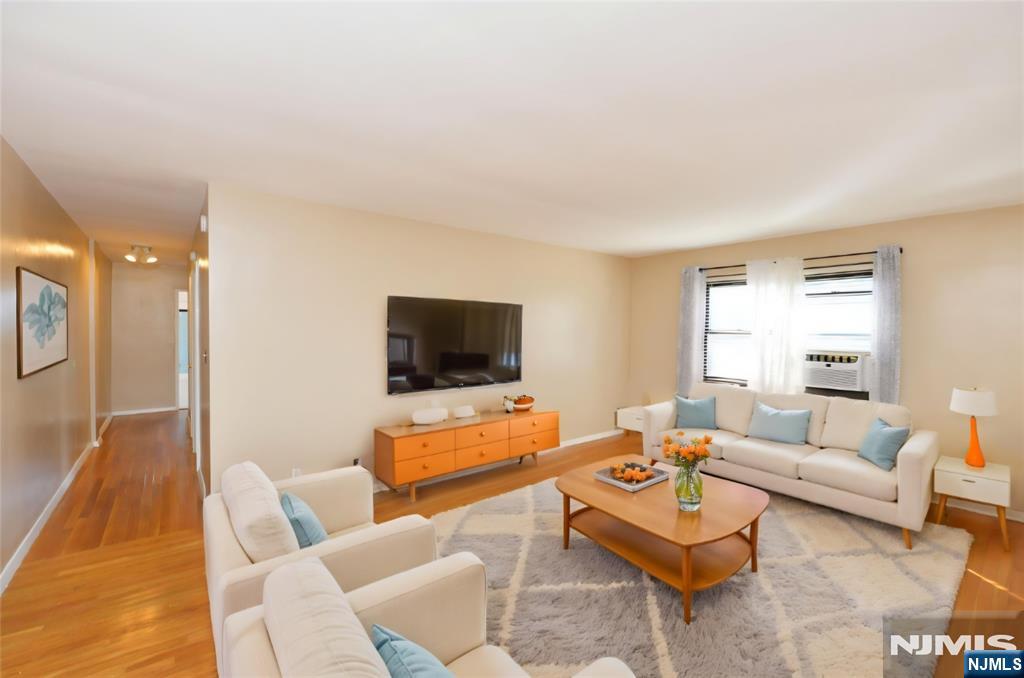 241 Main Street 3H