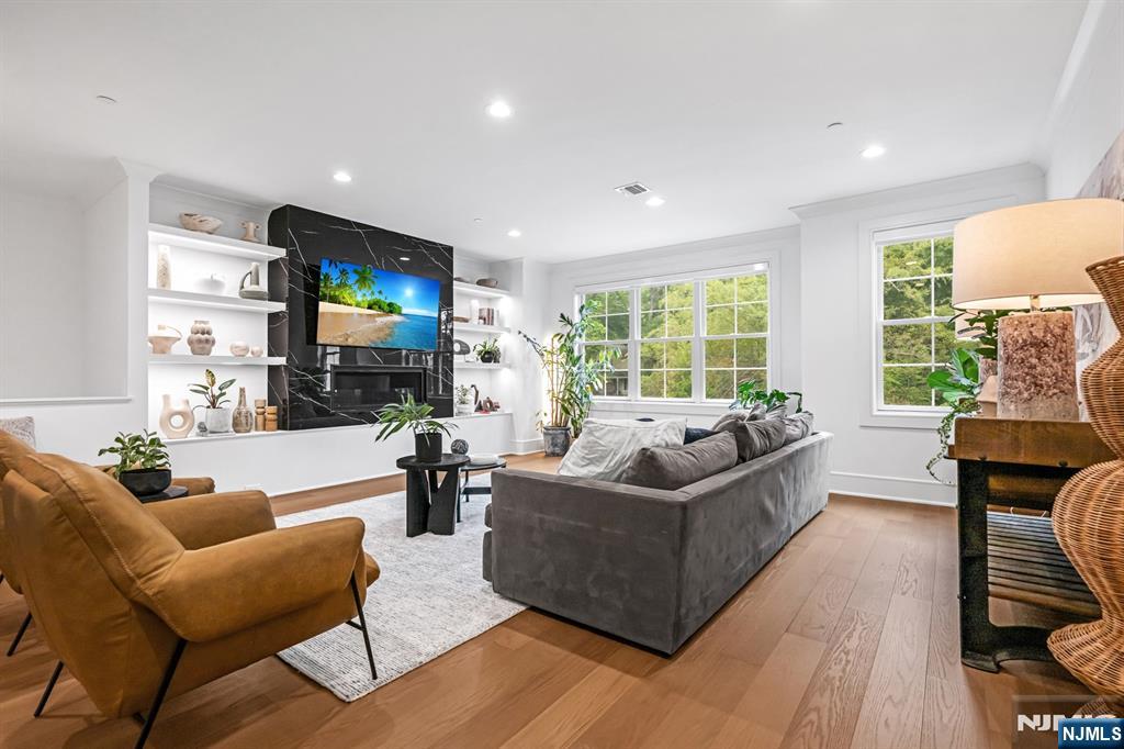 110 Mason Court 2H