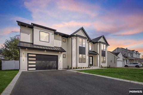 653 Linden Street, Paramus, NJ 07652 - MLS#: 25011872