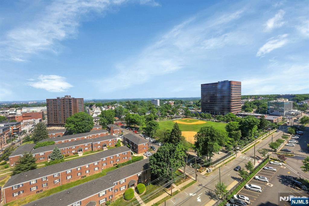 2000 Linwood Avenue 15 H