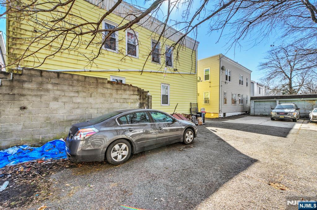 67-91 Stockman Place