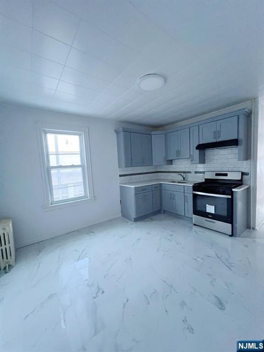 BEAUTIFUL TWO BEDROOMS APARTMENT FULLY RENOVATED, IN A DISARABLE AREA OF PARTERSON. NEW KITCHEN, NEW APPLANCES, IT HAS An OFFICE SPACES THAT CAN BE USE AS YOUR CONVININCE AS YOUR 3RD BEDROOM, PLENTY OF CLOSET SPACE!