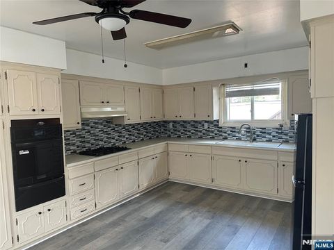 Photo of 296 Preakness Ave, Paterson, NJ 07502 (MLS # 25042081)