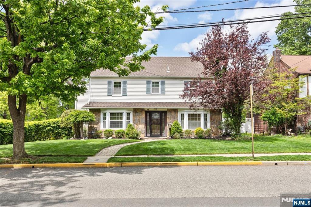 84 Raymond Avenue