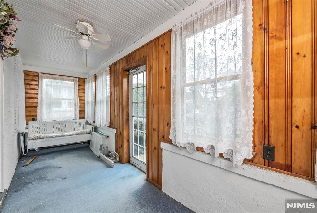 30 Walter Hammond Place