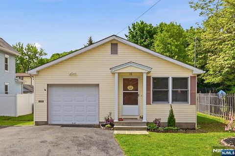 15 Orchard Street Bloomingdale NJ 07403