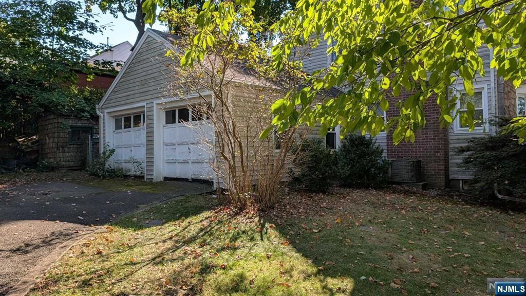 1391 Somerset Gate