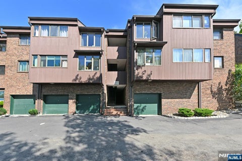 Photo of 107 Indian Hollow Court #107, Mahwah, NJ 07430 (MLS # 26032898)