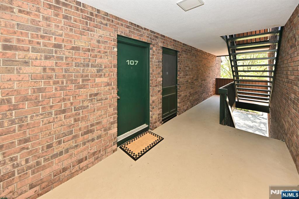 107 Indian Hollow Court 107