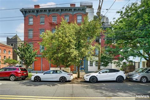 Photo of 440 Jersey Avenue #202, Jersey City, NJ 07302 (MLS # 26022246)