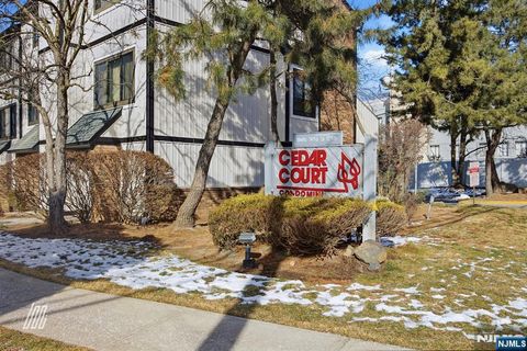 Photo of 1511 John Street, Fort Lee, NJ 07024 (MLS # 26003752)