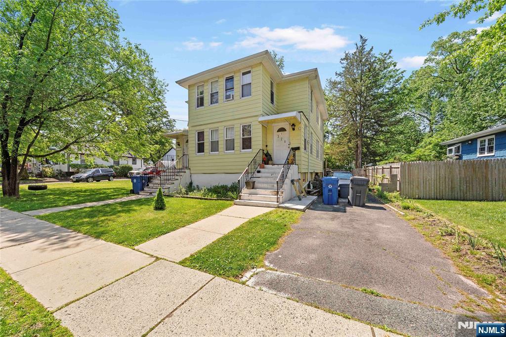 326 Howland Avenue