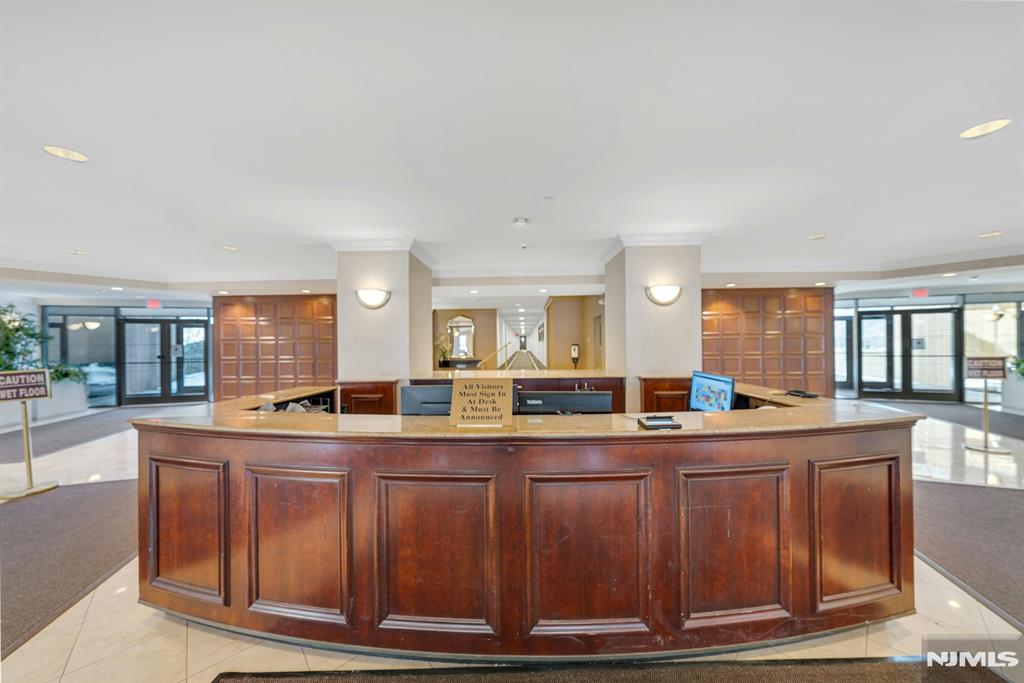 2200 Central Road 15C