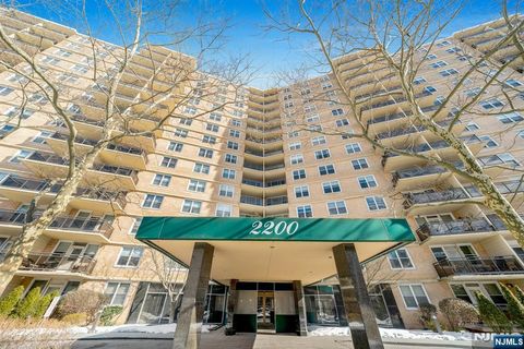 Photo of 2200 Central Road #15C, Fort Lee, NJ 07024 (MLS # 26000157)