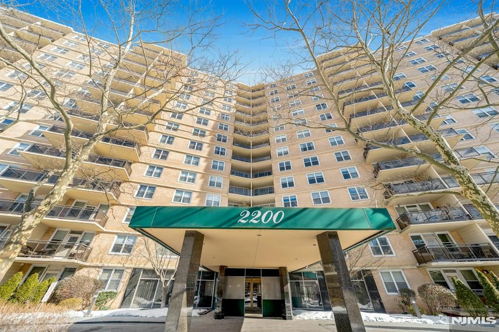 Photo of 2200 Central Road #15C, Fort Lee, NJ 07024 (MLS # 26000157)