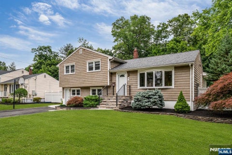 Photo of 45 Jay Drive, Paramus, NJ 07652 (MLS # 26025618)