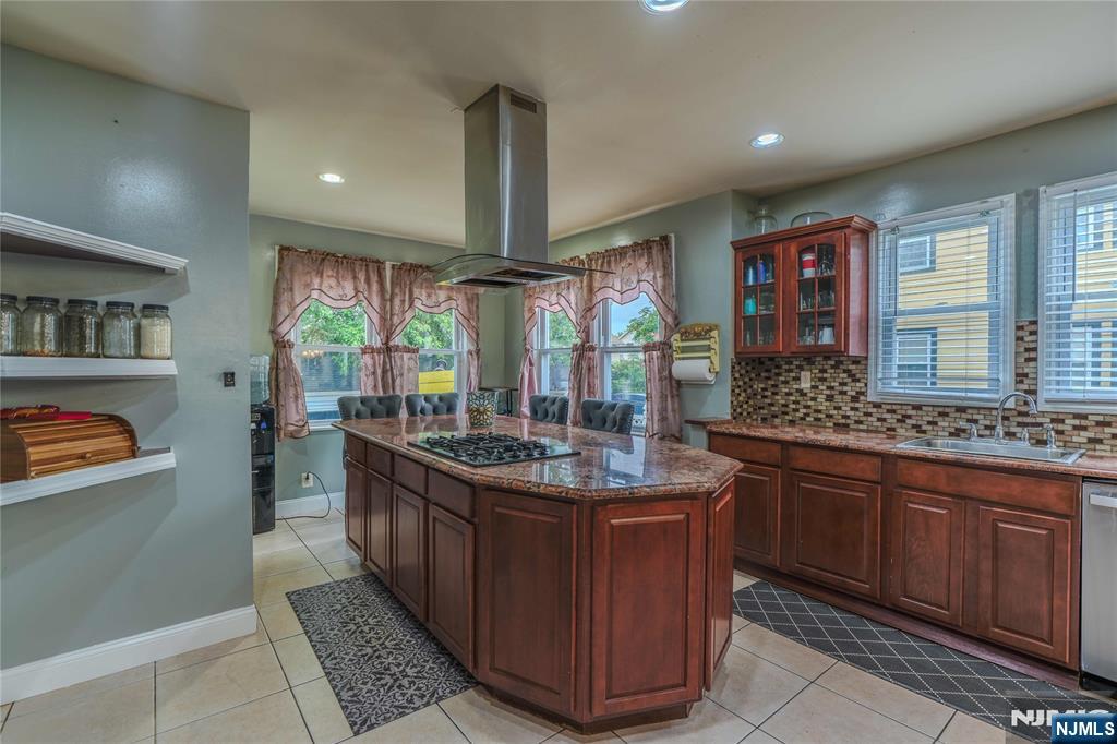 37-39 Ridgewood Avenue
