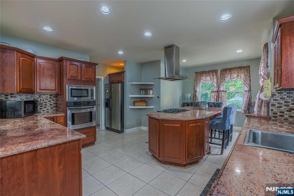 37-39 Ridgewood Avenue