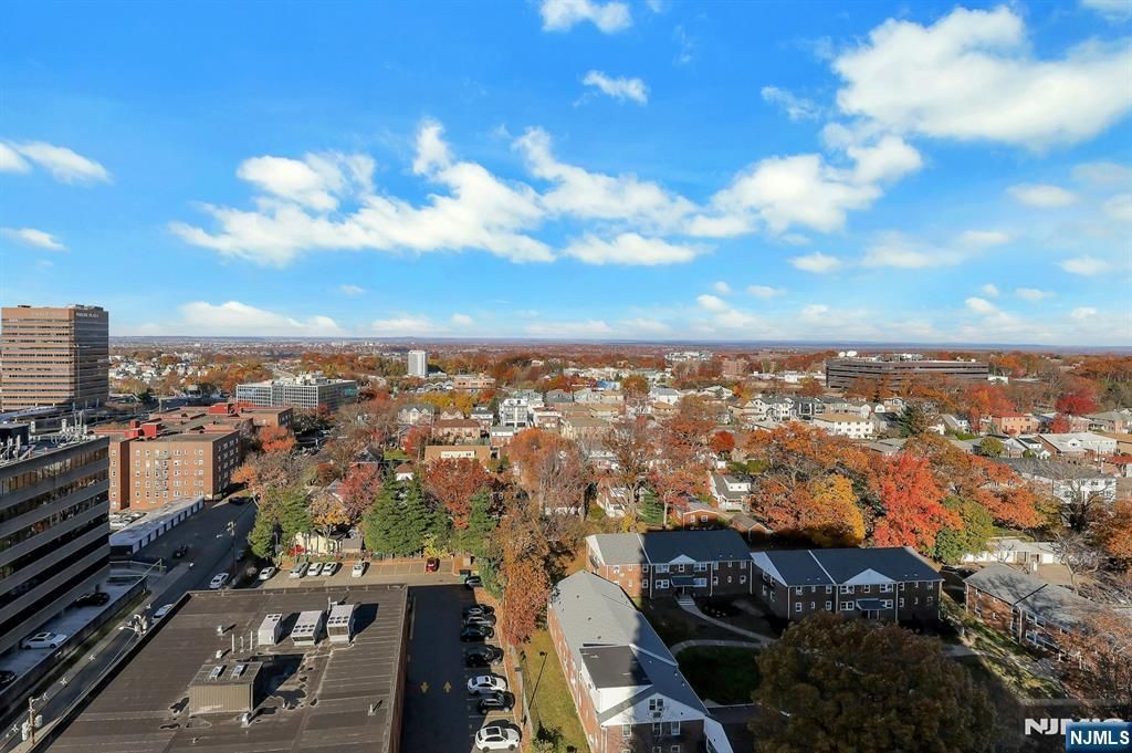 Photo of 2150 Center Avenue #19e, Fort Lee, NJ 07024 (MLS # 25040268)