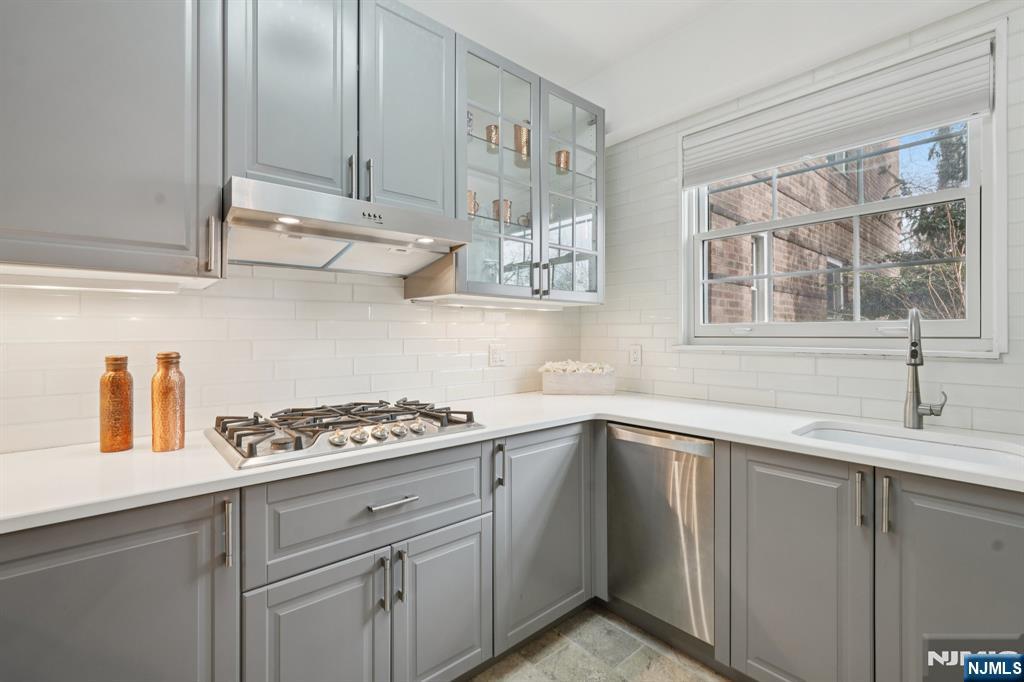 10 Crestmont Road 1A