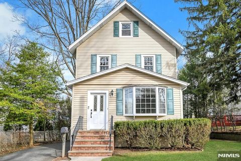 82 Blauvelt Avenue Dumont NJ 07628