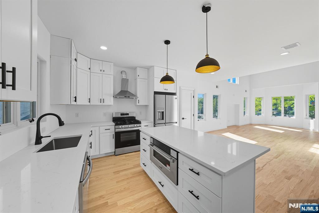 42 Howland Avenue