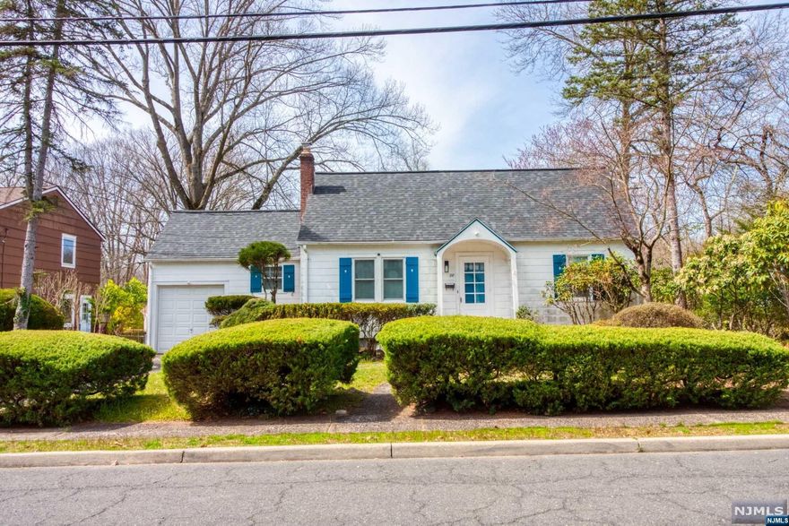 LOCATION!!! 4BRS SPACIOUS CAPE ON VERY PEACEFUL AND QUIET RESIDENTIAL AREA! LARGE LIVING ROOM, FORMAL DINING ROOM MODERN EAT IN KITCHEN LEAD TO LARGE DECK W/BEAUTIFUL BACKYARD..ONE YEAR ROOF, HARDWOOD FLOORS THROUGHOUT... FINISHED FULL BASEMENT OFFERS LARGE PLAYROOM AND OFFICE, LAUNDRY W/UTILITIES ROOM... THE BEST BLUE RIBBON SCHOOL SYSTEM... CLOSE TO SCHOOL AND NY TRANSPORTATION!!! PLEASURE TO SHOW!!!