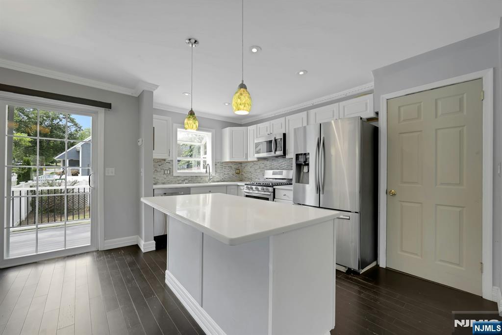 556 Sandra Place
